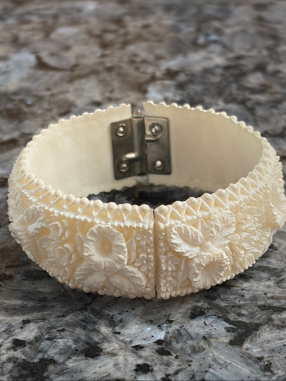 Vintage Molded Celluloid Resin Floral Bangle Clamper Bangle Bracelet - Picture 2 of 7